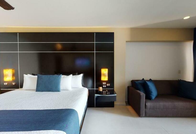 キングサイズベッドのデラックススイート, Seadust Cancun Family Resort  All Inclusive