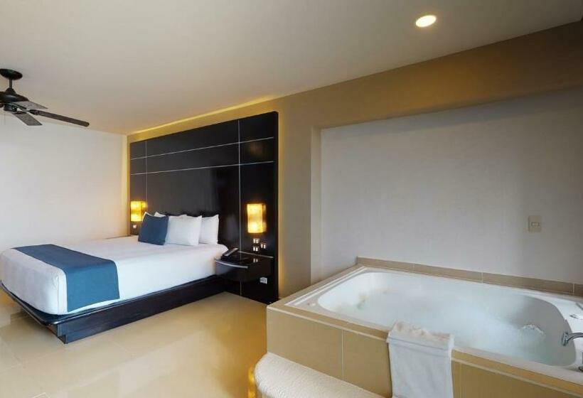 חדר דלוקס עם מיטת קינג, Seadust Cancun Family Resort  All Inclusive