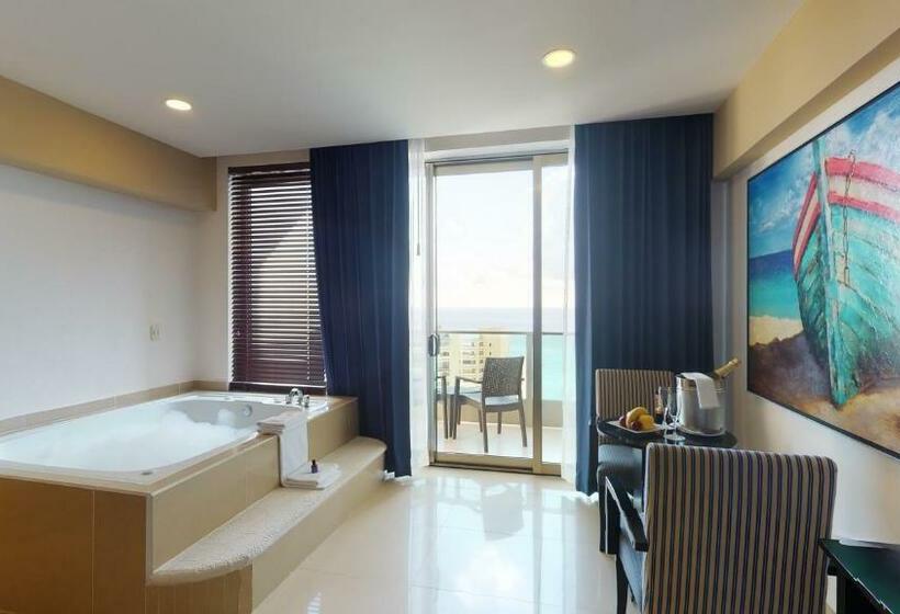 キングサイズベッドのデラックススイート, Seadust Cancun Family Resort  All Inclusive