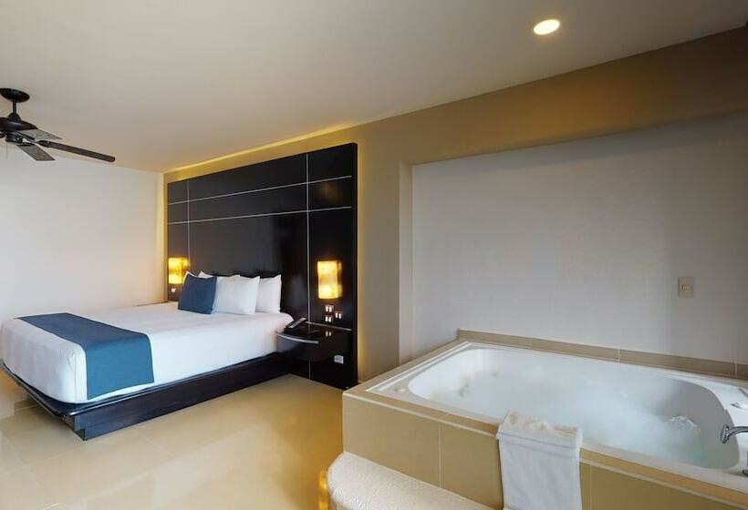 חדר דלוקס עם מיטת קינג, Seadust Cancun Family Resort  All Inclusive