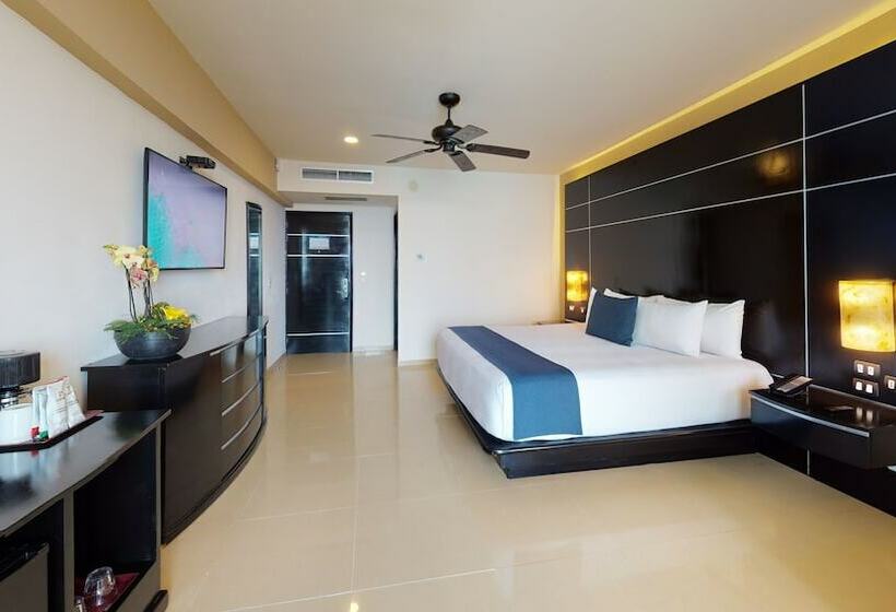 디럭스 스위트 킹 침대, Seadust Cancun Family Resort  All Inclusive