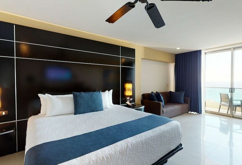 キングサイズベッドのデラックススイート, Seadust Cancun Family Resort  All Inclusive