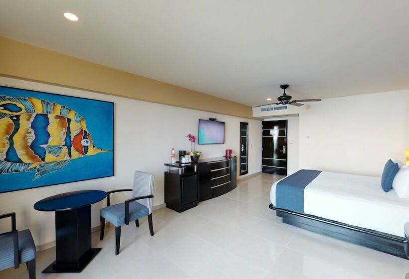 キングサイズベッドのデラックススイート, Seadust Cancun Family Resort  All Inclusive