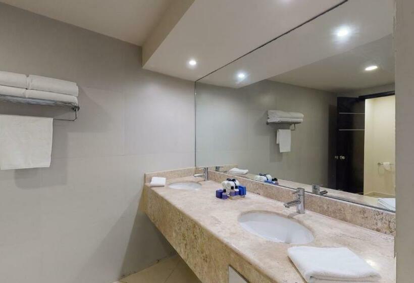 キングサイズベッドのスイートルーム, Seadust Cancun Family Resort  All Inclusive