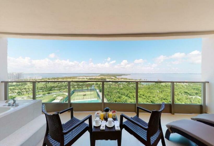 キングサイズベッドのスイートルーム, Seadust Cancun Family Resort  All Inclusive