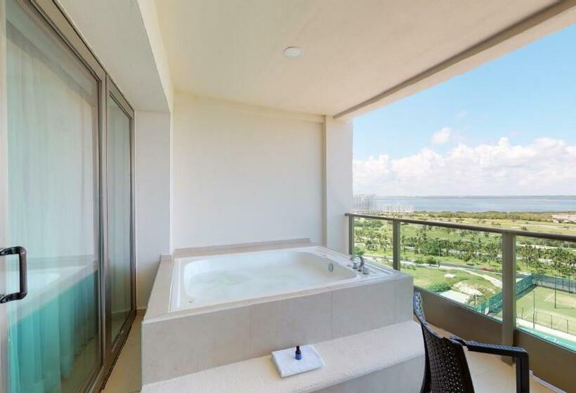 キングサイズベッドのスイートルーム, Seadust Cancun Family Resort  All Inclusive