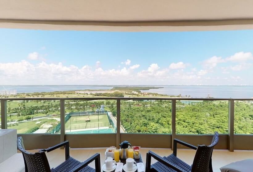 キングサイズベッドのスイートルーム, Seadust Cancun Family Resort  All Inclusive