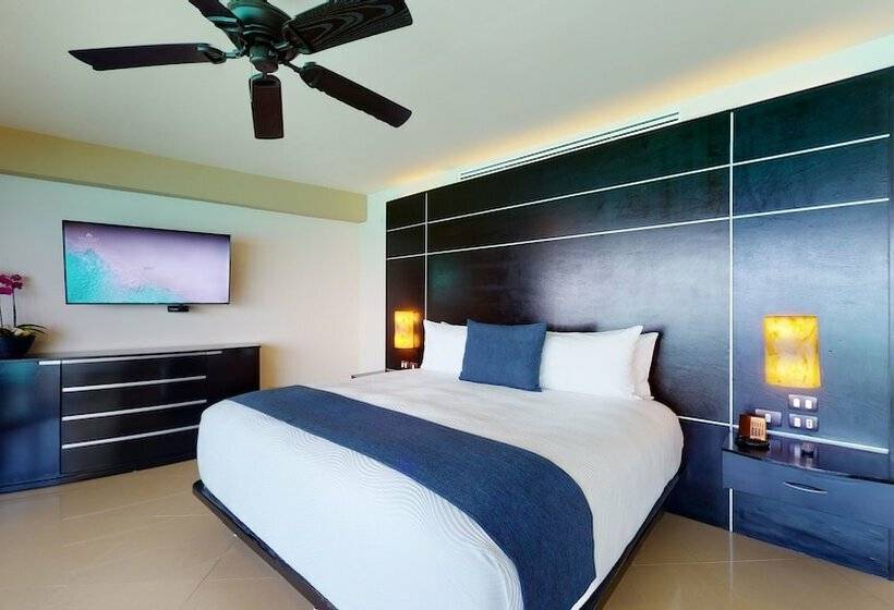 キングサイズベッドのスイートルーム, Seadust Cancun Family Resort  All Inclusive