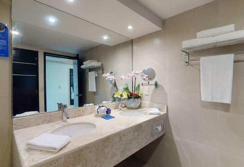 디럭스 스위트, Seadust Cancun Family Resort  All Inclusive