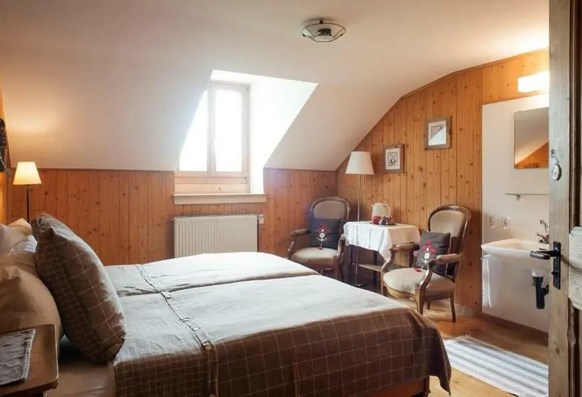 バス共有のスタンダードルーム, Hôtel De La Chaux D Abel