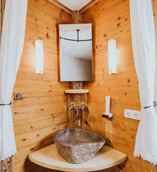 חדר דלוקס, Roanwirt