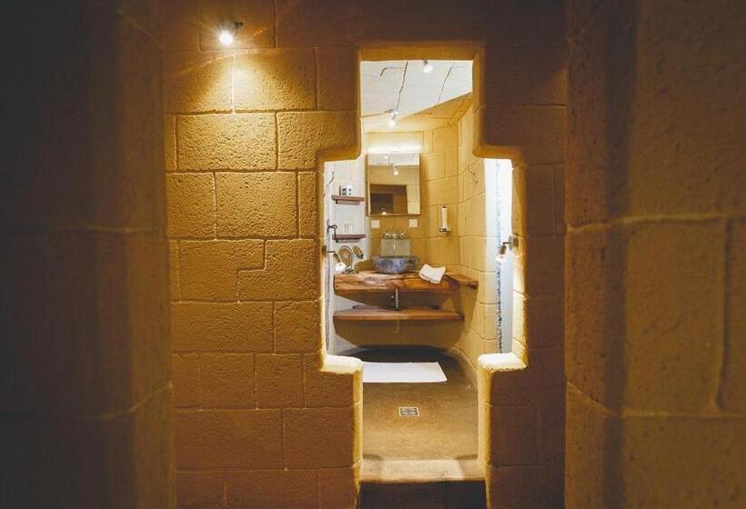 חדר דלוקס, Roanwirt