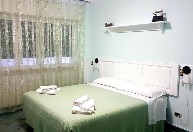 חדר סטנדרט לשלושה, Lu Salentu Guest House