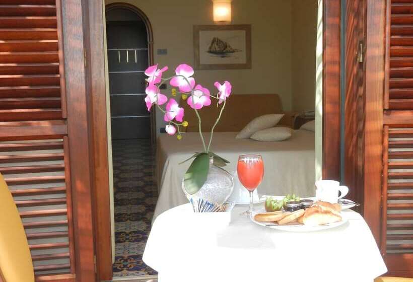 Номер Стандарт Вид на Море, Aktea