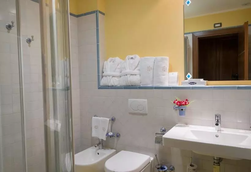 اتاق استاندارد, Aktea