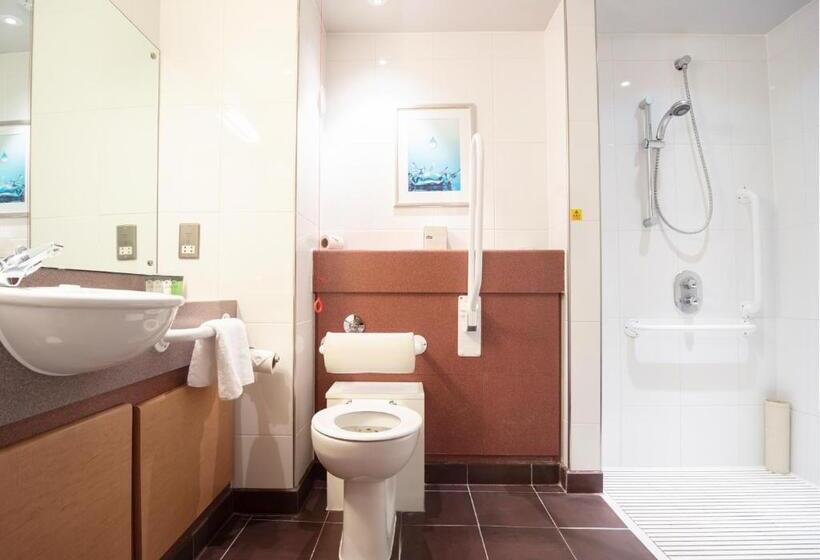 スタンダードルーム, Alexandra House