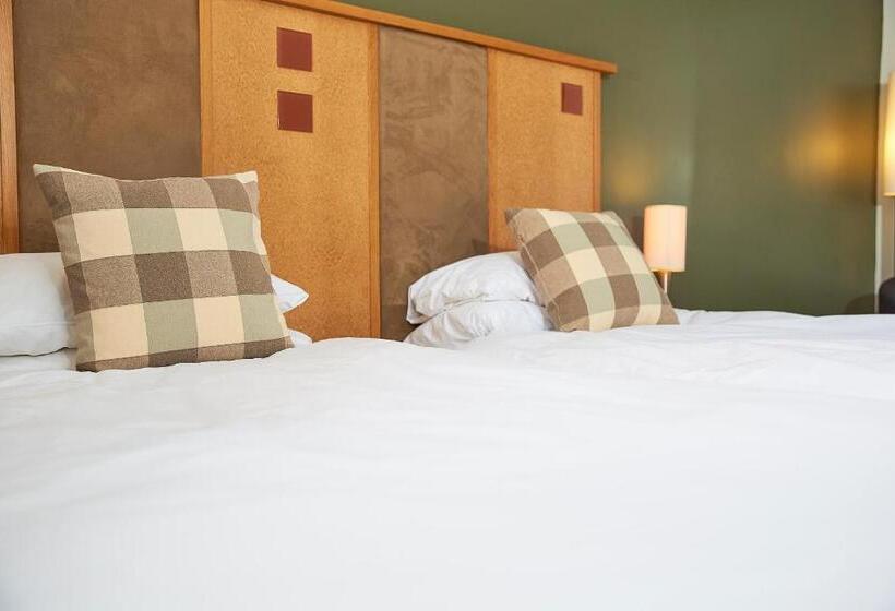 スタンダードルーム, Alexandra House