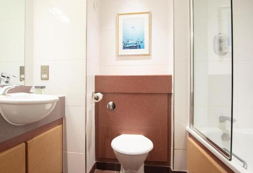 スーペリアールーム, Alexandra House