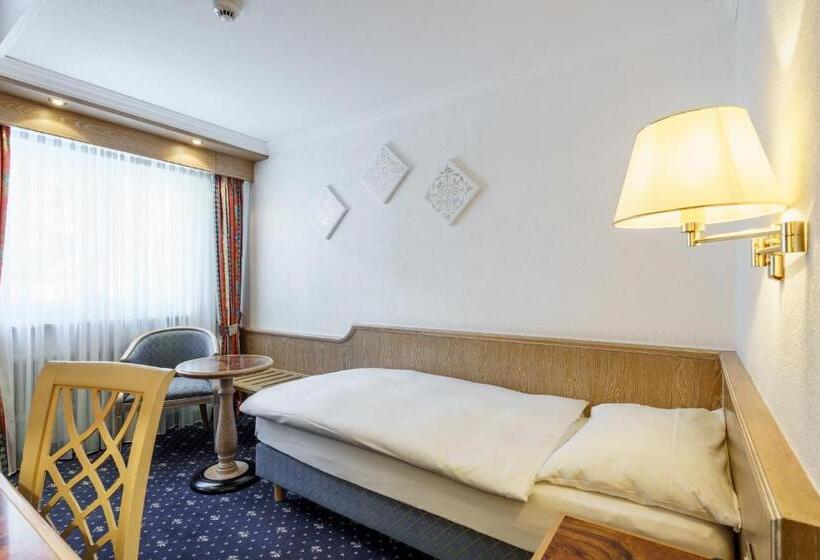 标准单人间, Alpenroyal