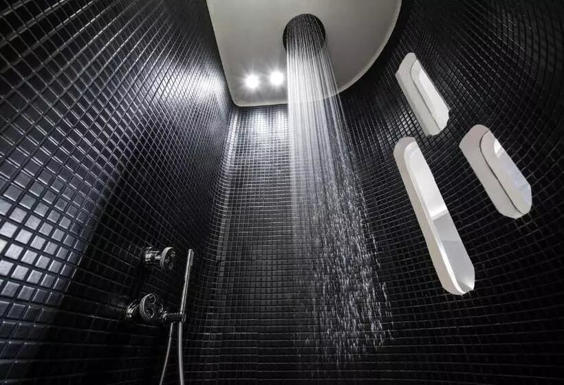 Juniorsviitti Näkymä, Athina Luxury Suites