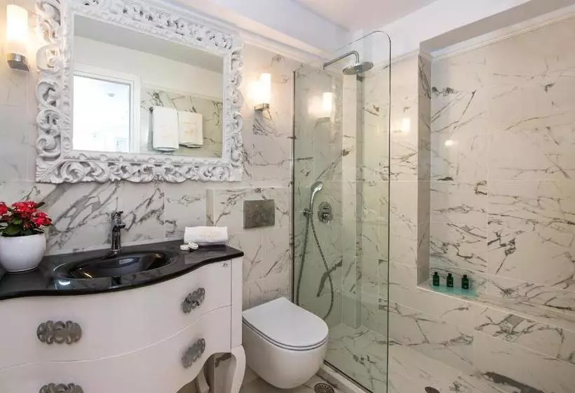 Royal-sviitti, Athina Luxury Suites