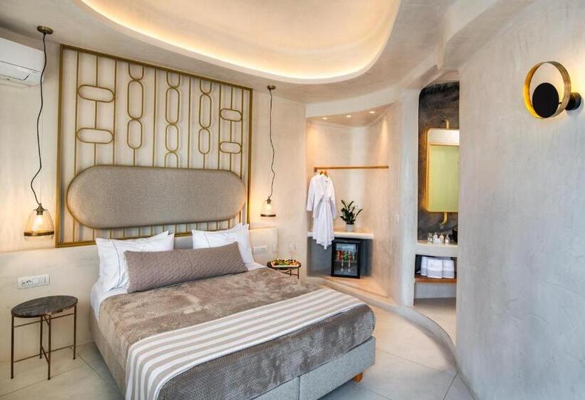 Superior suite with view, Athina Luxury Suites