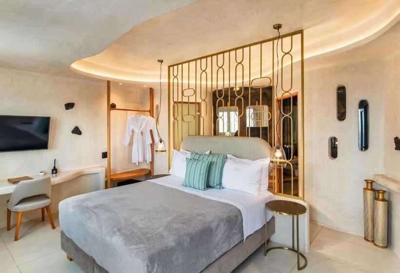 Superior suite with view, Athina Luxury Suites