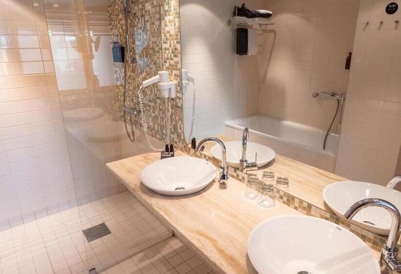 غرفة سوبيريور, Clarion Hotel Sign