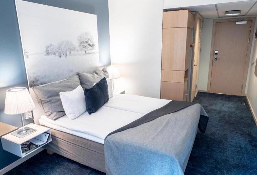 غرفة إقتصادية, Clarion Hotel Sign