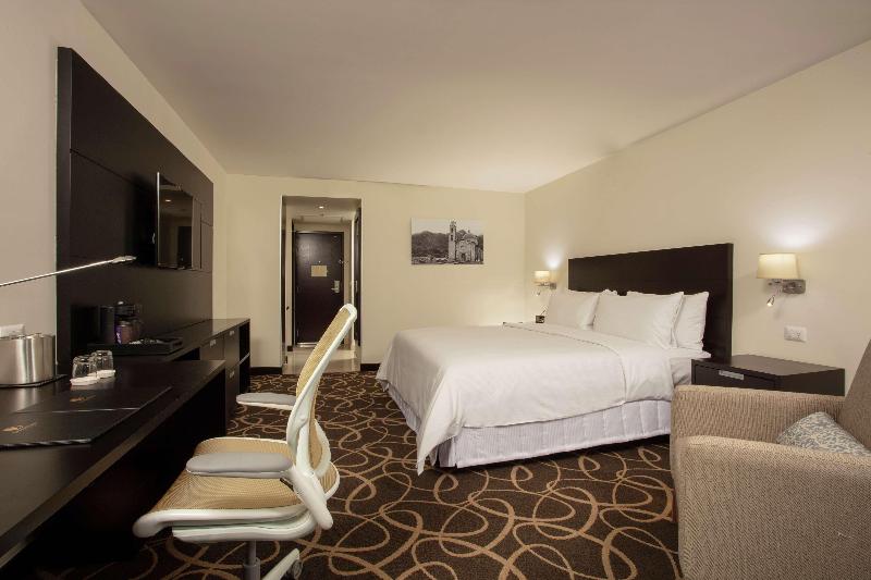 חדר סטנדרט עם מיטת קינג, Doubletree By Hilton Toluca
