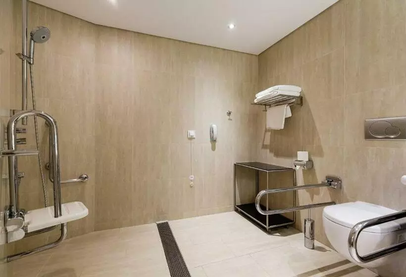 キングサイズベッドのデラックスルーム, Hilton Vilamoura As Cascatas Golf Resort & Spa