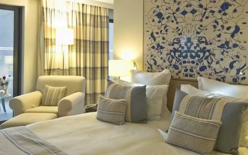 キングサイズベッドのデラックスルーム, Hilton Vilamoura As Cascatas Golf Resort & Spa