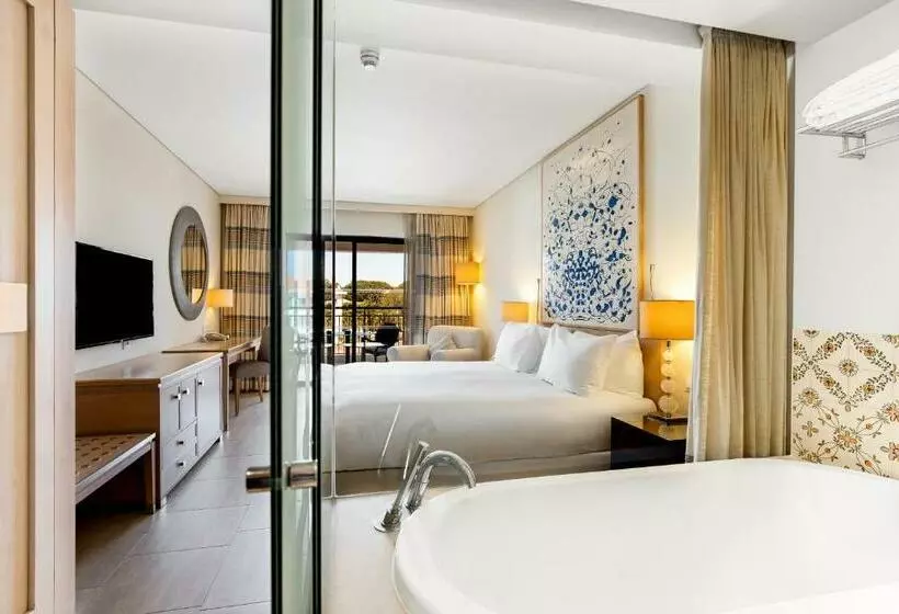 キングサイズベッドのデラックスルーム, Hilton Vilamoura As Cascatas Golf Resort & Spa