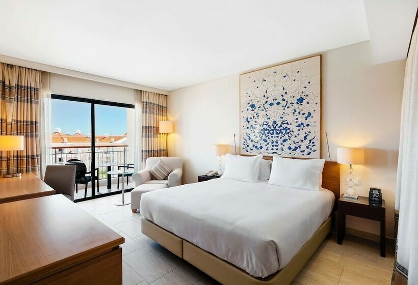 풀장 전망 디럭스 룸, Hilton Vilamoura As Cascatas Golf Resort & Spa