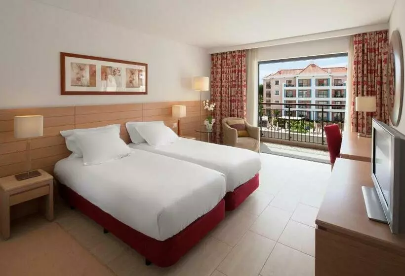プールビューの２ベッドルームアパート, Hilton Vilamoura As Cascatas Golf Resort & Spa