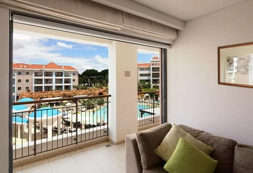 プールビューの２ベッドルームアパート, Hilton Vilamoura As Cascatas Golf Resort & Spa