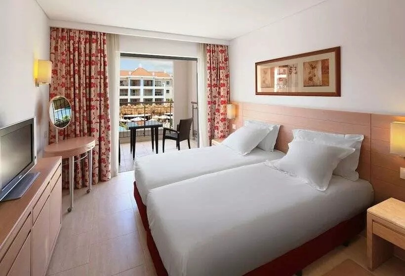 プールビューの２ベッドルームアパート, Hilton Vilamoura As Cascatas Golf Resort & Spa
