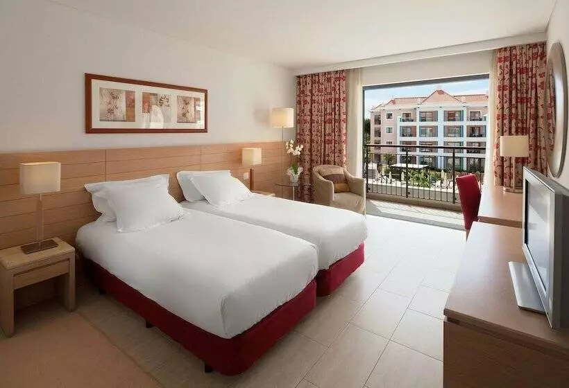 プールビューの２ベッドルームアパート, Hilton Vilamoura As Cascatas Golf Resort & Spa