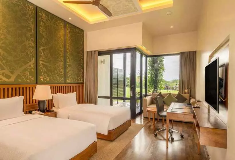 プールの見えるデラックスルーム, Hilton Vilamoura As Cascatas Golf Resort & Spa