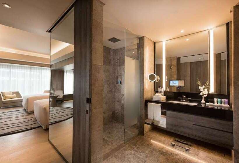 풀장 전망 디럭스 룸, Hilton Vilamoura As Cascatas Golf Resort & Spa