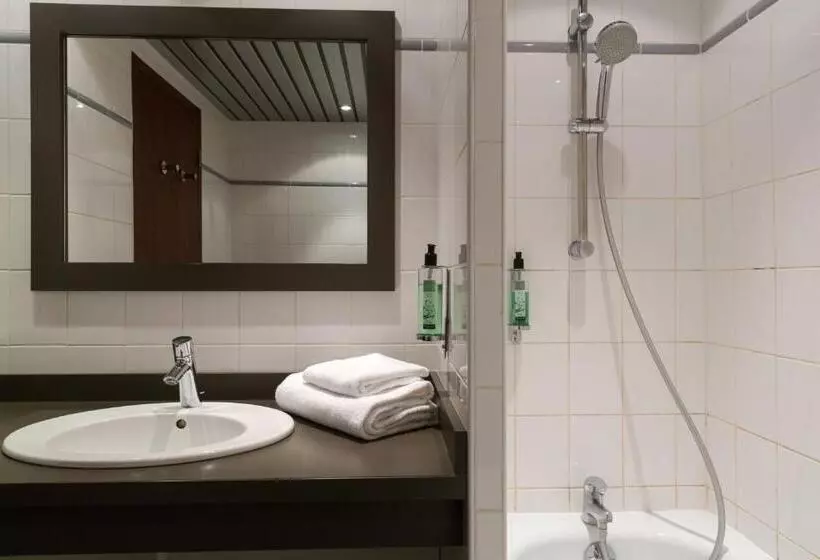 スタンダードルーム, Hôtel Du Béryl, Lons Le Saunier