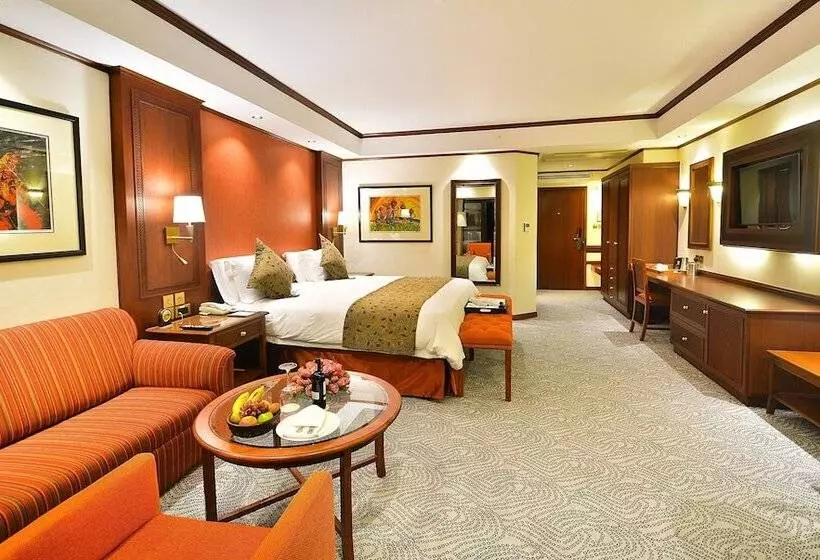 اتاق اجرایی, Kampala Serena