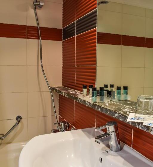 스탠다드 트리플 룸 가든 전망, Mediterranee