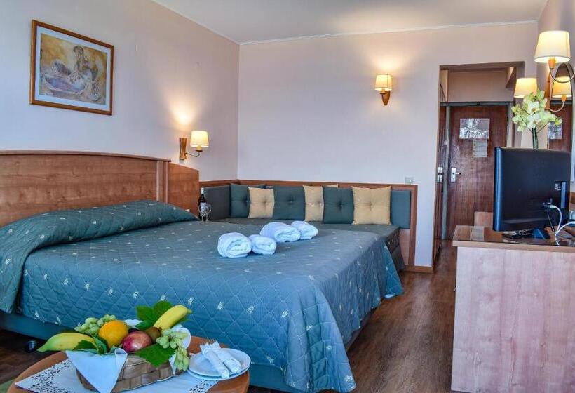 Triple Room Sea View, Mediterranee