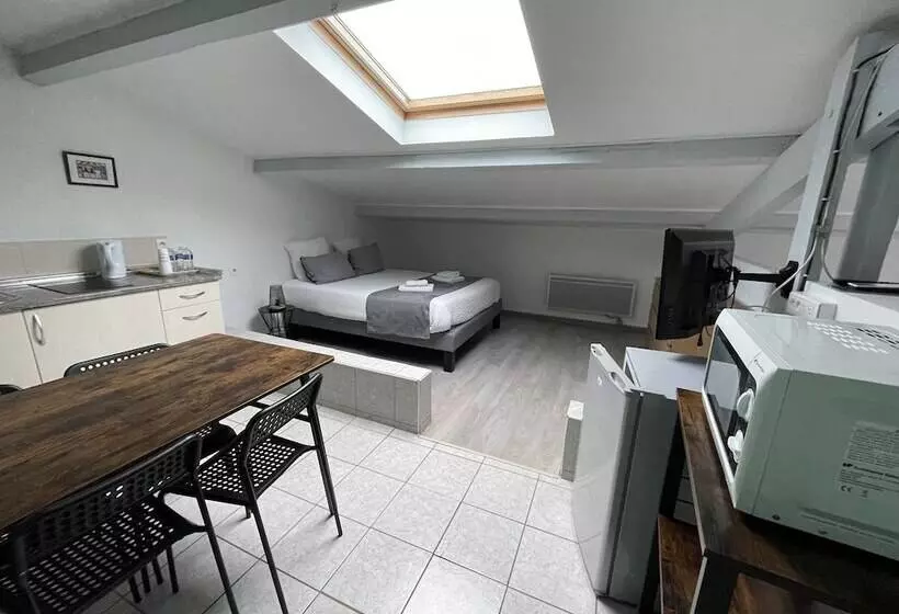 スタンダード４人部屋, Paris Madrid