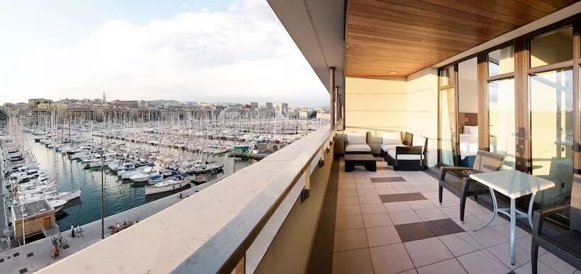 سوئیت با چشمانداز, Radisson Blu Hotel Marseille Vieux Port