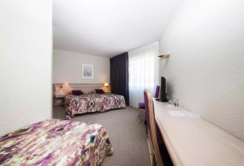Comfort Triple Room, Restaurant Du Chateau