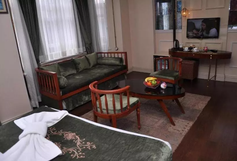 Deluxe Family Room