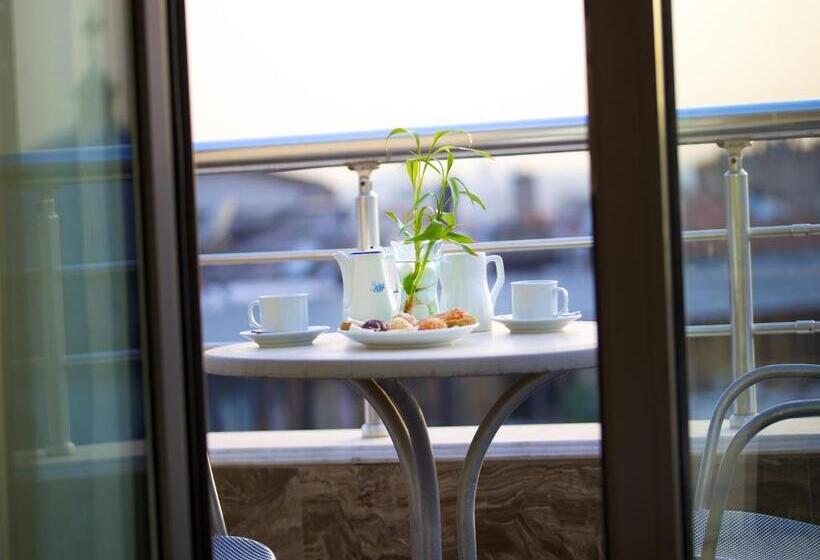 ペントハウススイート, Taksim Star