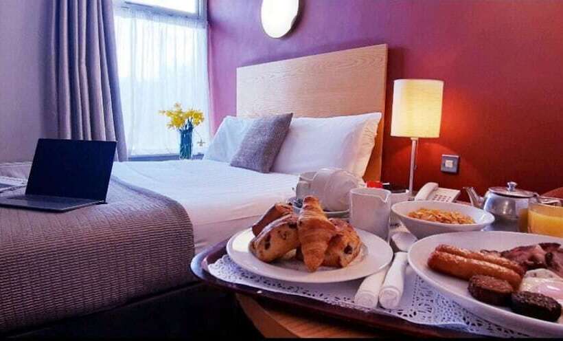 标准单人间, Treacys West County Conference And Leisure Centre